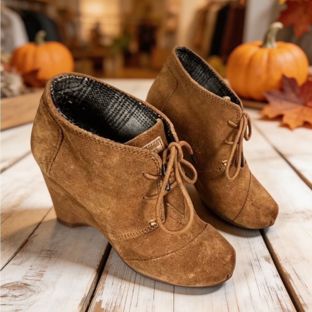 TOMS WOMENS SUEDE HEELED ANKLE BOOTS BROWN SIZE 7.5